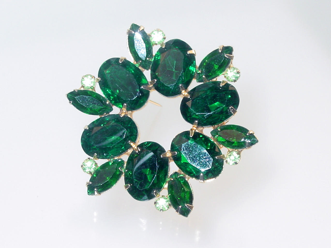 1960's Deep Green Marquise Rhinestone Brooch