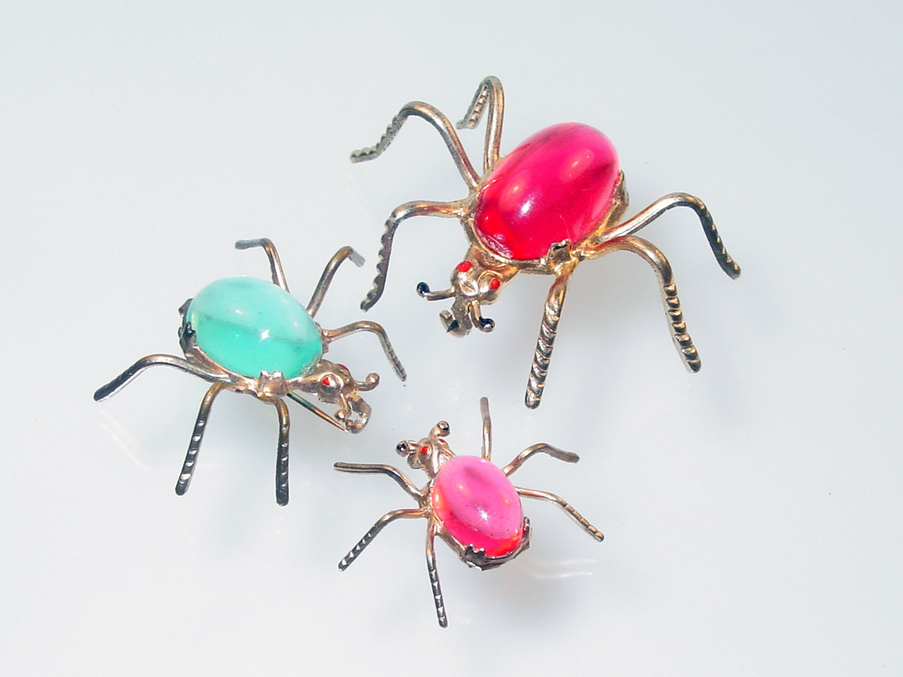 Lucite Jelly Belly Trio Pins Pinks & Blue