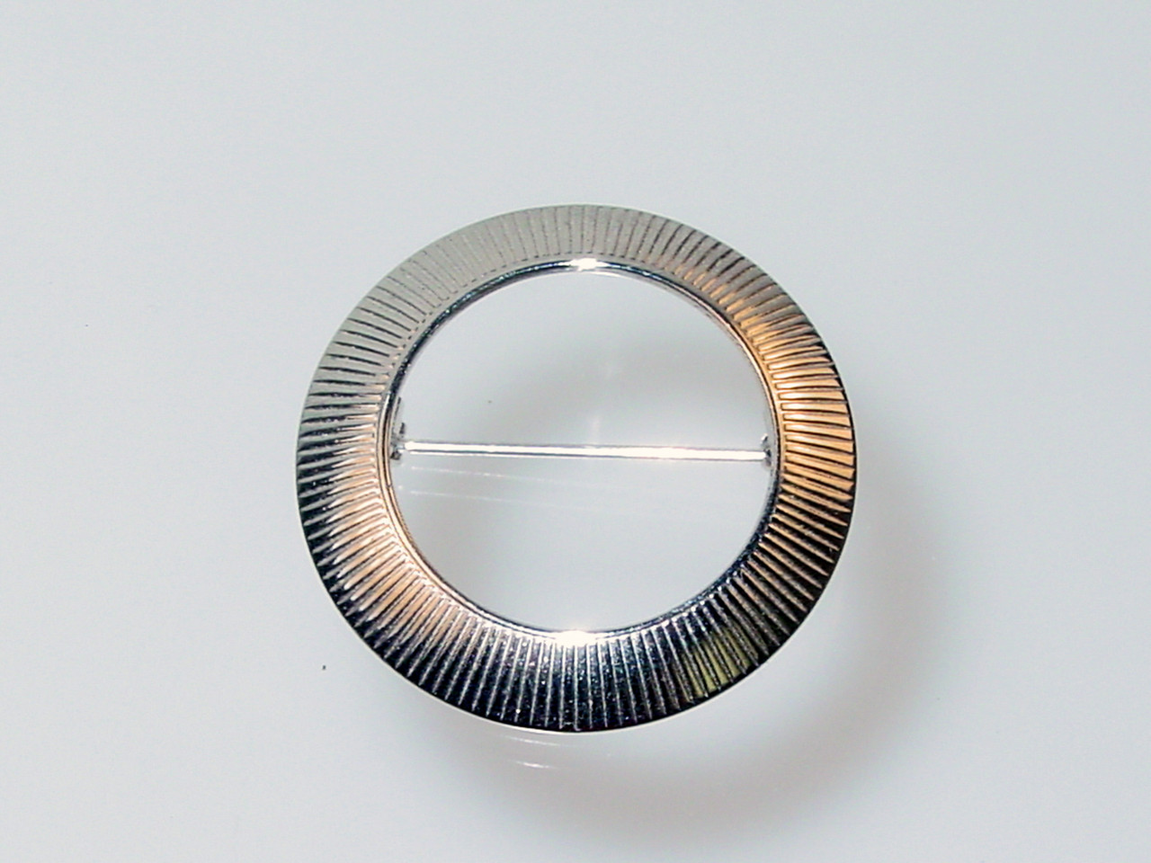 Monet Ribbed Circle Brooch