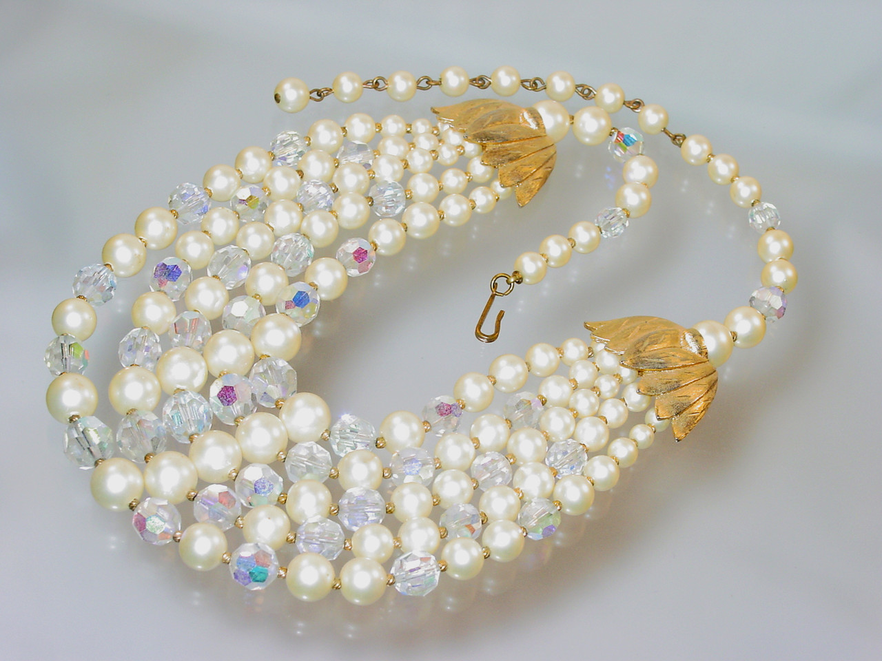 1960's Draping Pearl & Crystals Necklace