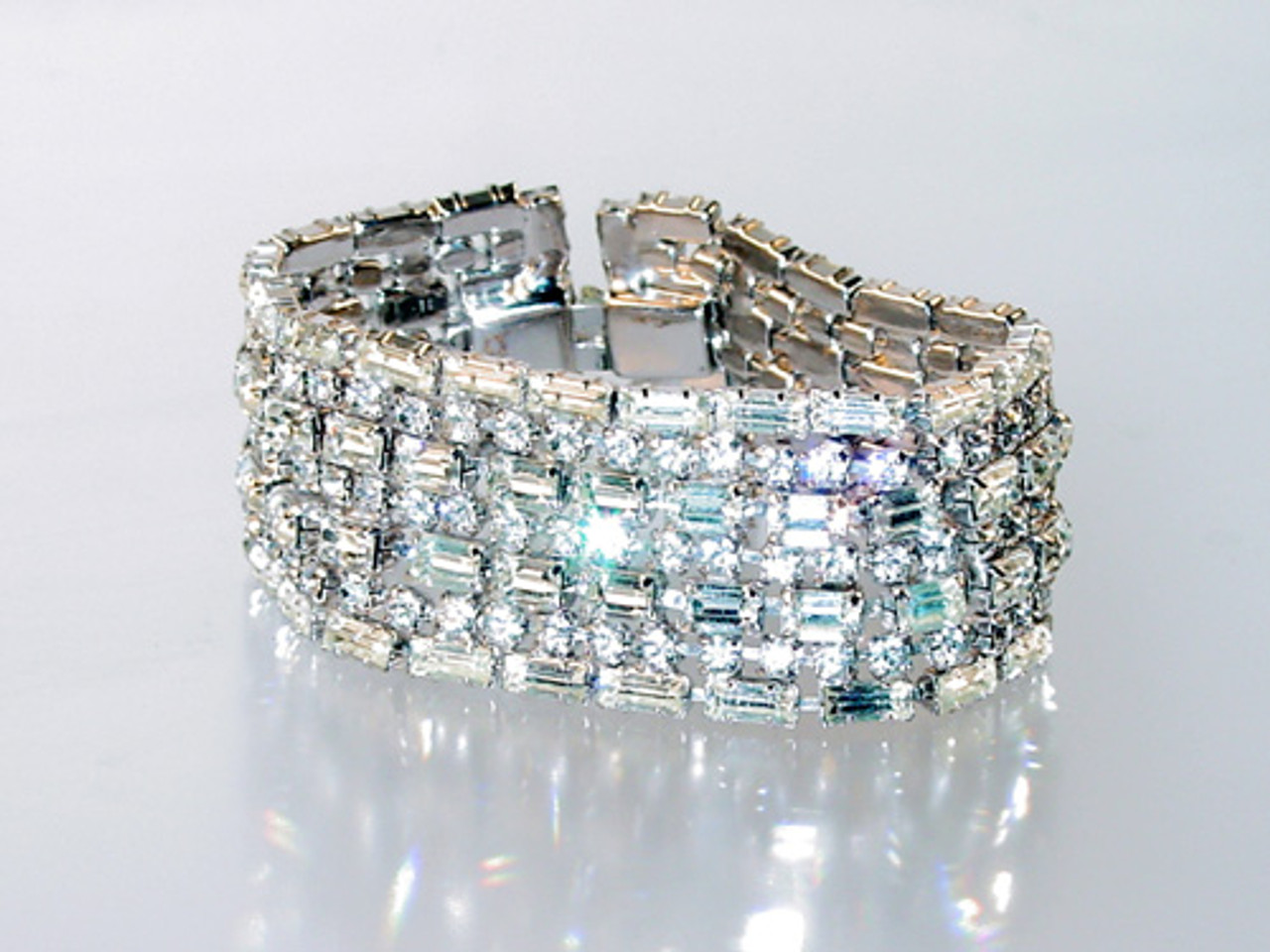 Knife Edge Emerald Baguette Bar Bracelet - Lizzie Mandler