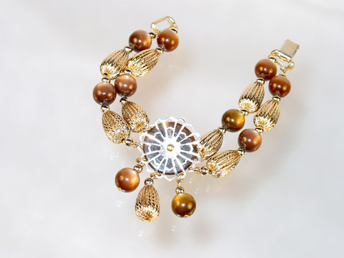 back of moonglow bracelet