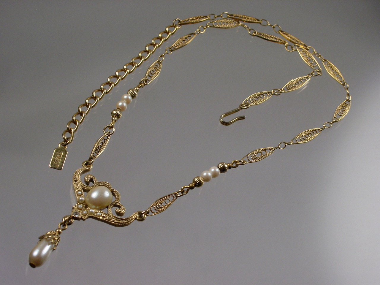 1980's Faux Pearl and Rhinestone Drop Necklace