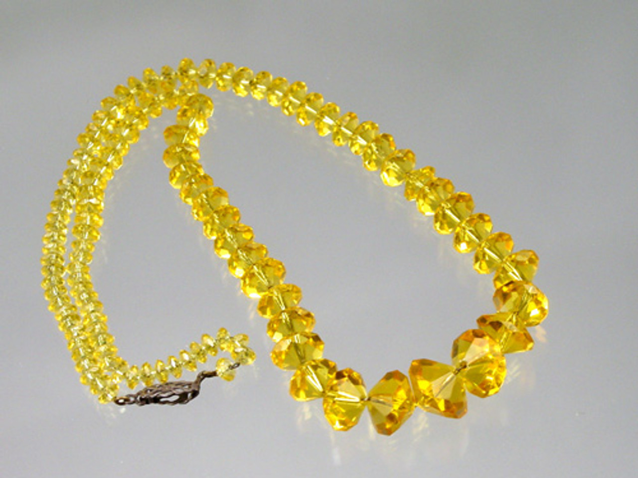 Yellow Chimes Pendant Set for Women Gold Plated Crystal Studded Circle –  YellowChimes