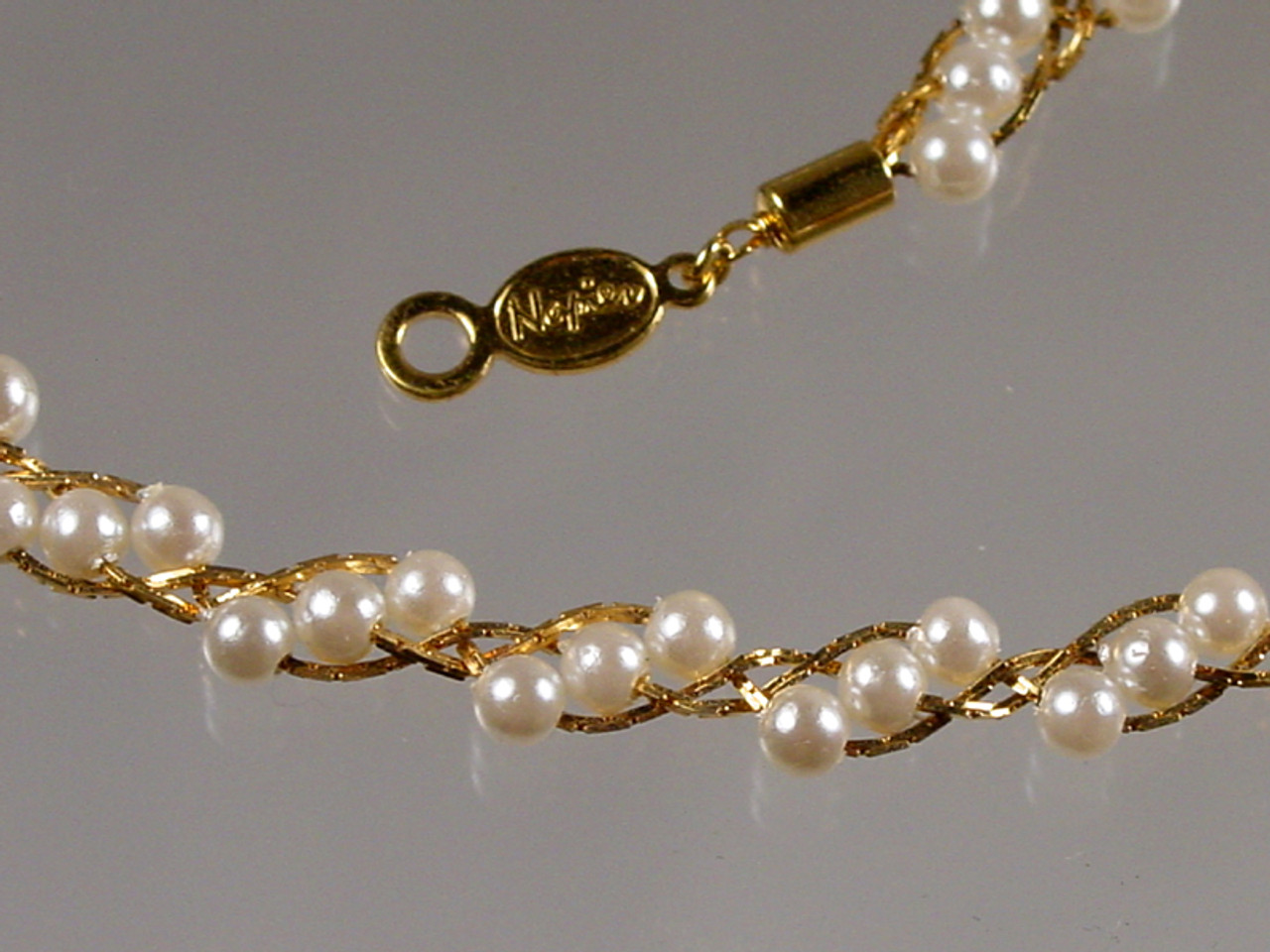 Vintage NAPIER Single Strand Pearl Necklace, Vintage Napier Jewelry, Napier  Jewellery, White Pearls, Graduated Pearls, Napier Pearl Choker - Etsy  Denmark