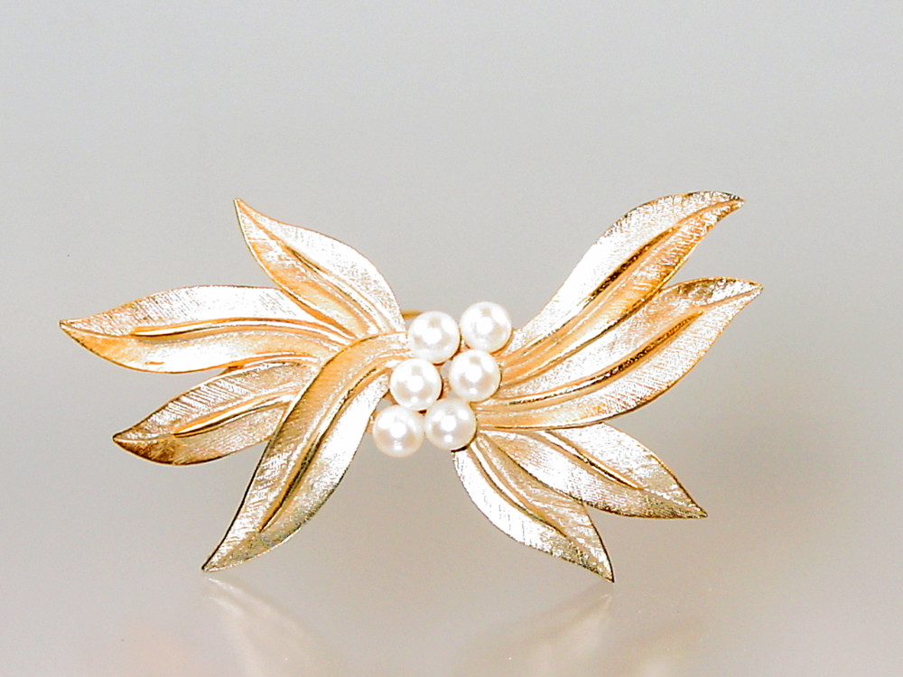 Trifari Cluster Pearl Leaves Brooch