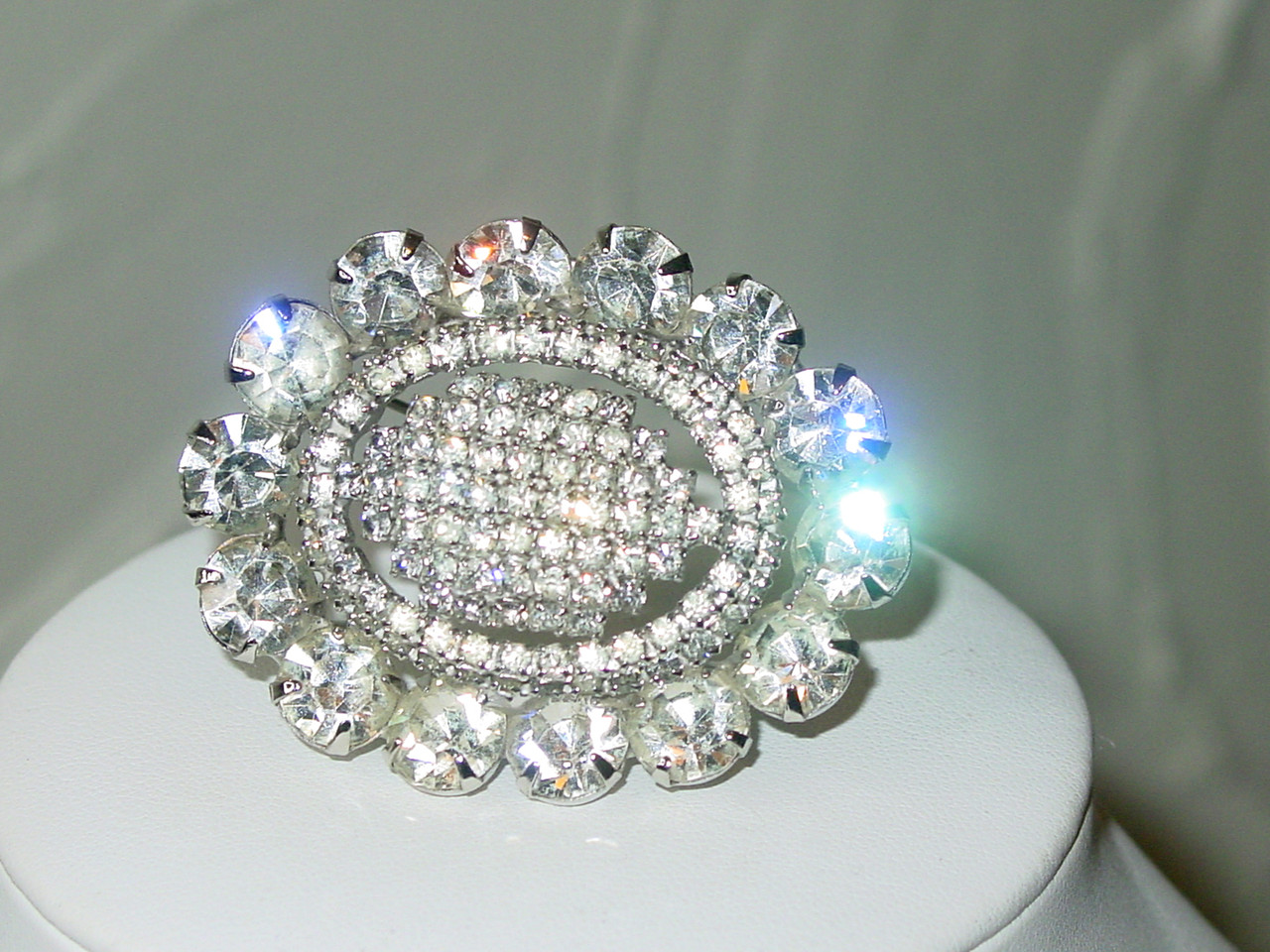 1960's Sparkling Tiered Dome Brooch