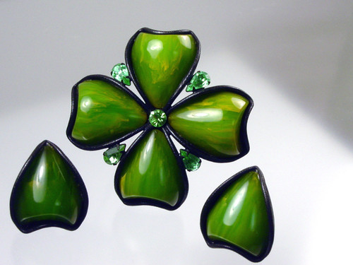 Spinach Bakelite Brooch & Earrings with Uranium Rhinestones