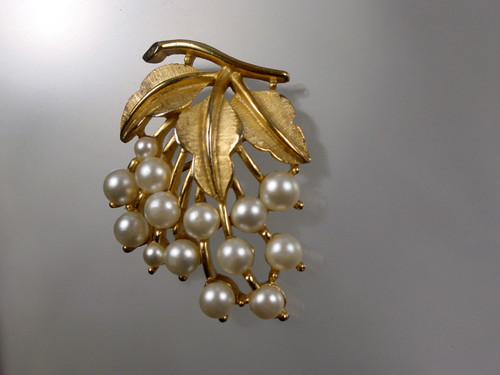 Crown Trifari Golden Leaf Brooch