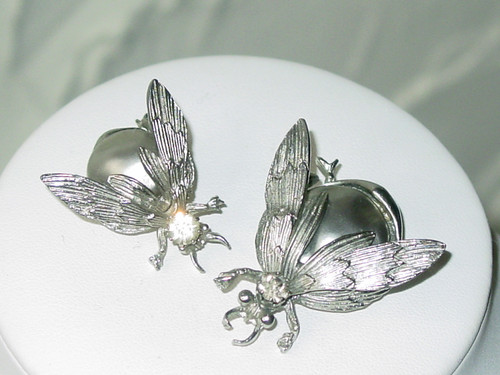 Baroque Pearl Bugs Scatter Pins
