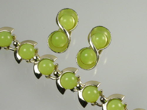 Mid-Century Space Age Lime Green Lucite Set