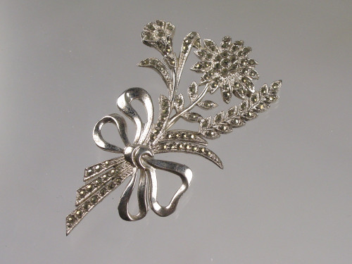 X-Quisit Fit X'Quisit Designer Brooches Solid Silver G