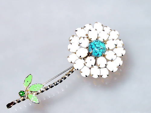 white flower brooch white flower brooch