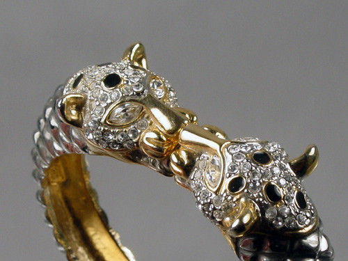 Crystal leopard hinged bangle detail