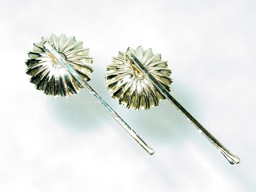 back of vintage bobby pins