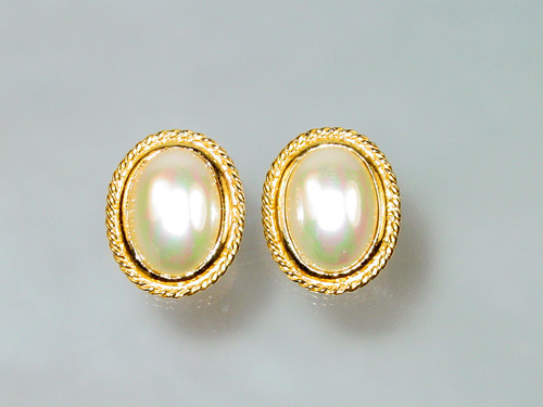 1980 pierced earrings