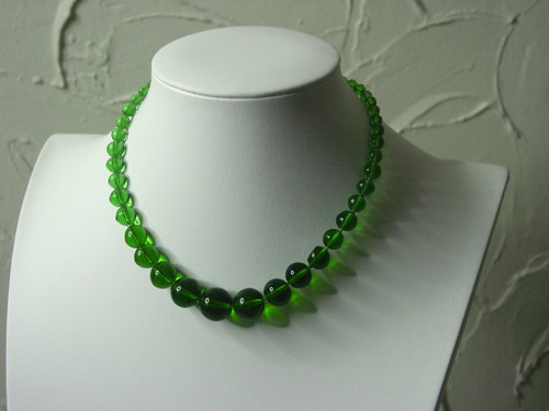 Art Deco 1930's Deep Green Glass Necklace