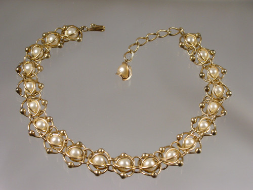 Retro Caged Faux Pearl Necklace