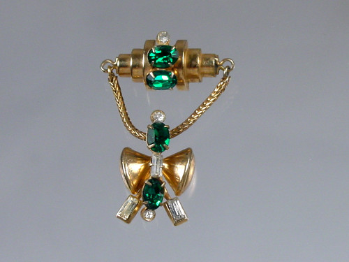 Retro Emerald Green Rhinestone Brooch Retro Emerald Green Rhinestone Brooch