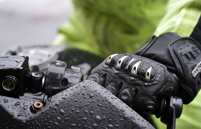 Tips on Buying Motorcycle Gloves