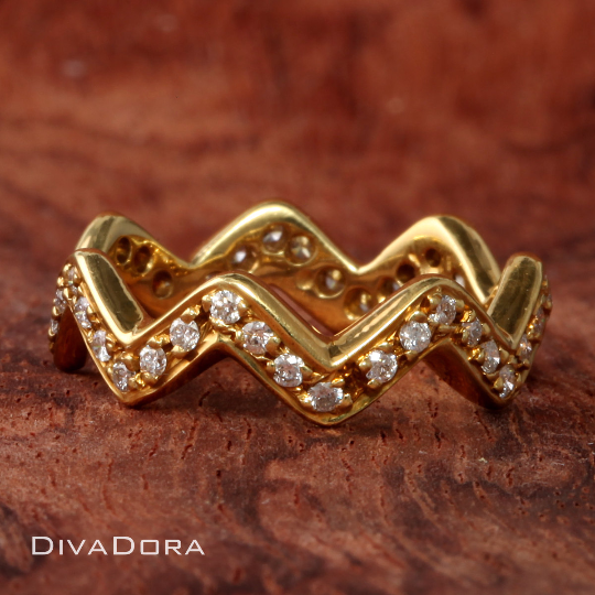 18K Solid Gold Zig Zag Wave Diamond Stack Ring| DIVADORA