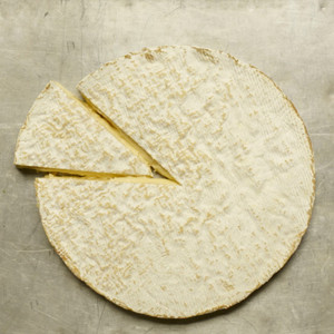 The Fine Cheese Co. - Brie de Meaux Dongé