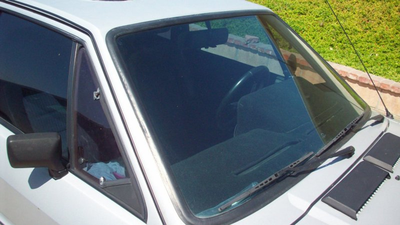 Scirocco MK1 - FRONT  Windshield Seal Smooth  "Cal-Style"