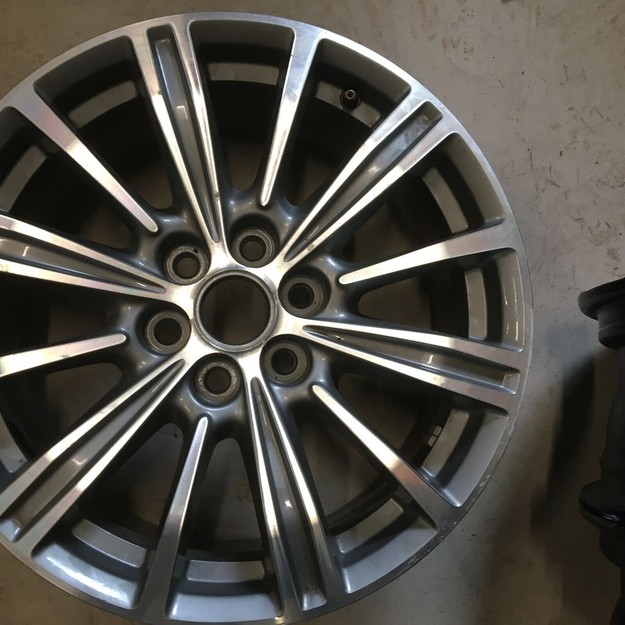 2017-2019 Cadillac XT5 18x8 6x120 Machined with Grey 4798 23101924
