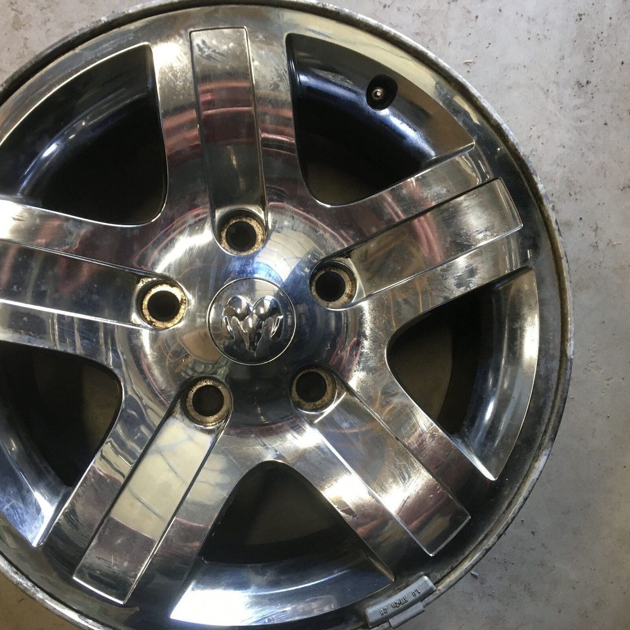 2004-2007 Dodge DURANGO 17x8 5x5.5 2212 (Good) - Taz Wheels