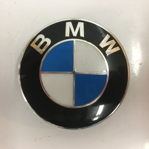 BMW CENTER CAP WITH SILVER EDGES BMW35