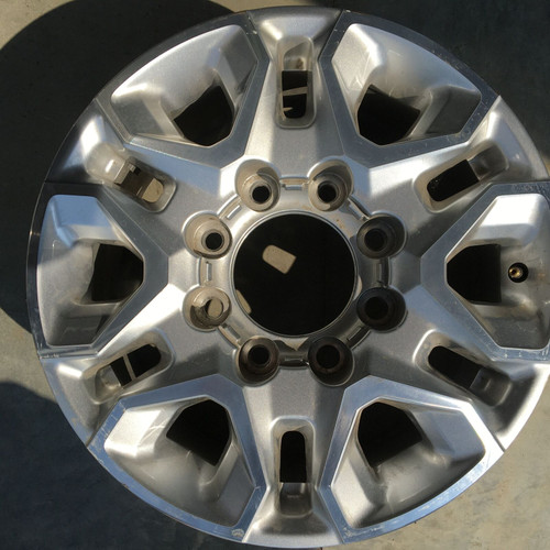 Chevrolet Silverado 2500, 3500 18x8 8x180 Wheel Silver Machined 23377039 5959 96