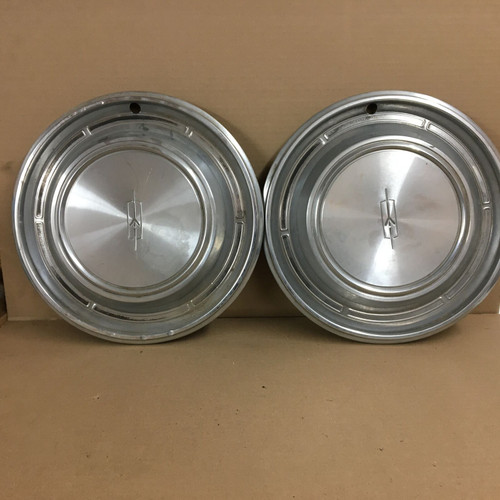 PAIR OF OLDSMOBILE WHEEL COVER OLDS01