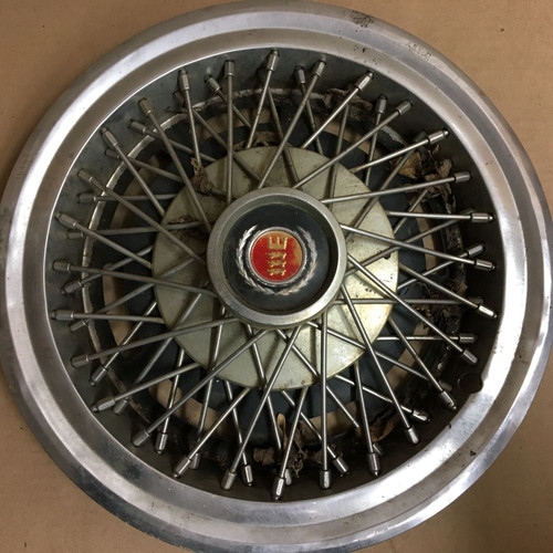 VINTAGE WHEEL COVER-UNKNOWN MAKER-11