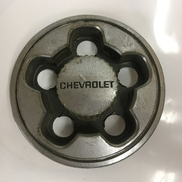 1982-1984 CHEVROLET CAVALIER GM WHEEL CENTER CAP 14046985 J1 CHE362