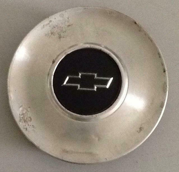 *CHE 72* CHEVY IMPALA MONTE CARLO Center Wheel Cap 9592876