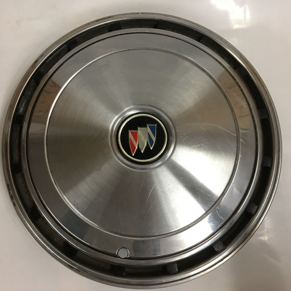 BUICK HUB CAP BUI2