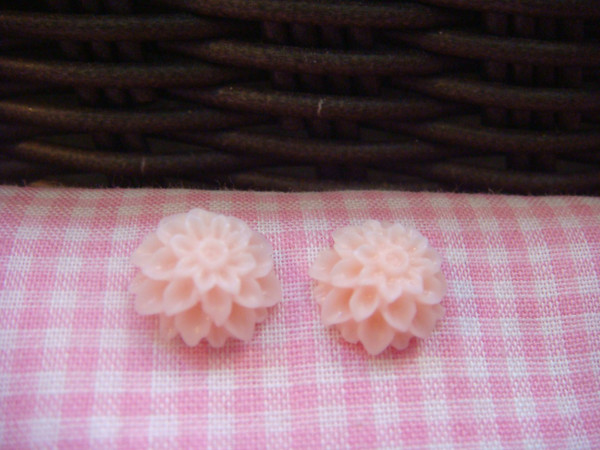 1cm Light Pink Chrysanthemum Cabochon