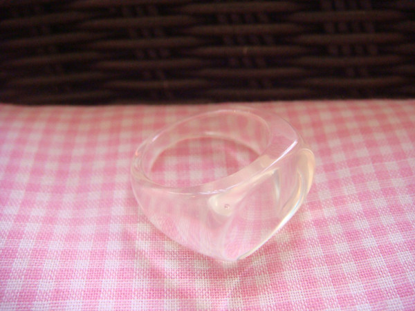 Acrylic Ring Finding (Clear)