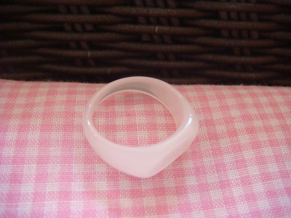 Small Acrylic Ring Finding (White Jade)