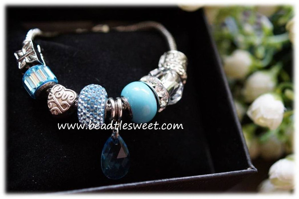 March Birthstone Bracelet using Aquamarine Swarovski BeCharmed Beads