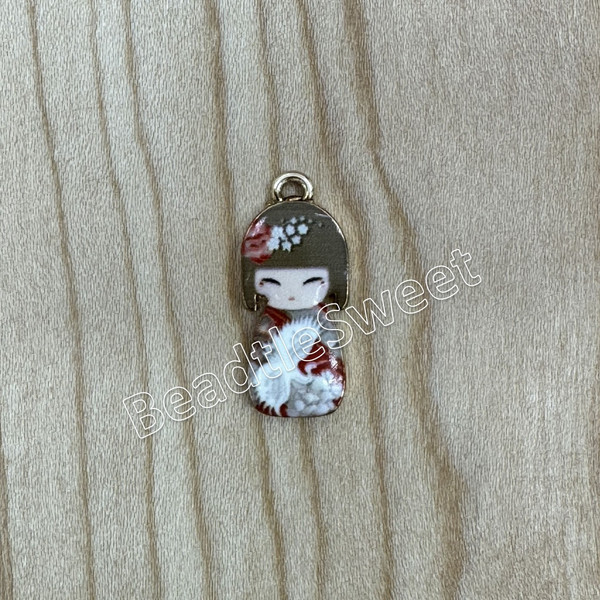 34879_Charm - Japanese Kokeshi Doll (Gold/Red)_1 34879_Charm - Japanese Kokeshi Doll (Gold/Red)_1