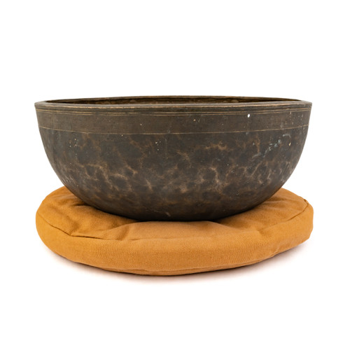 12.75" B/G Note Antique Himalayan Singing Bowl #b24000126