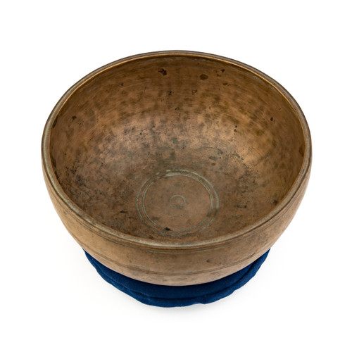 9" G#/D# Note Antique Himalayan Singing Bowl #g19500326