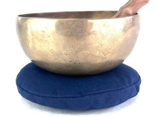 Hand Hammered Himalayan Singing Bowl 8"