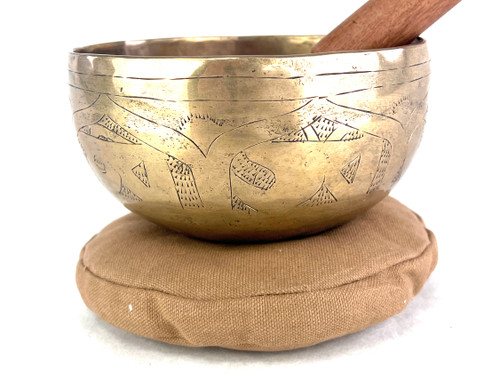 6" D#/A Note Engraved Himalayan Singing Bowl #d7000322