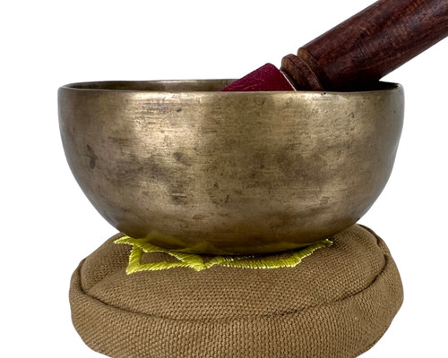 4.25" A#/E Note Antique Himalayan Bowl #a2350323
