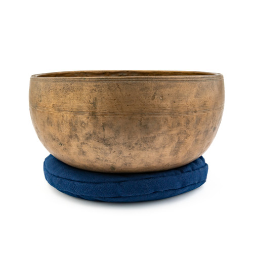 9" G#/D# Note Antique Himalayan Singing Bowl #g19500326