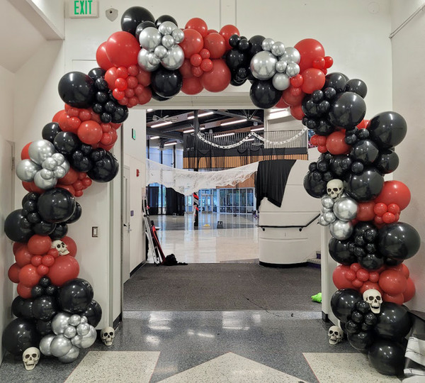 Halloween Organic Arch with Skulls Arch