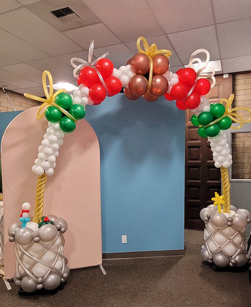 Holiday Drums & Presents Arch