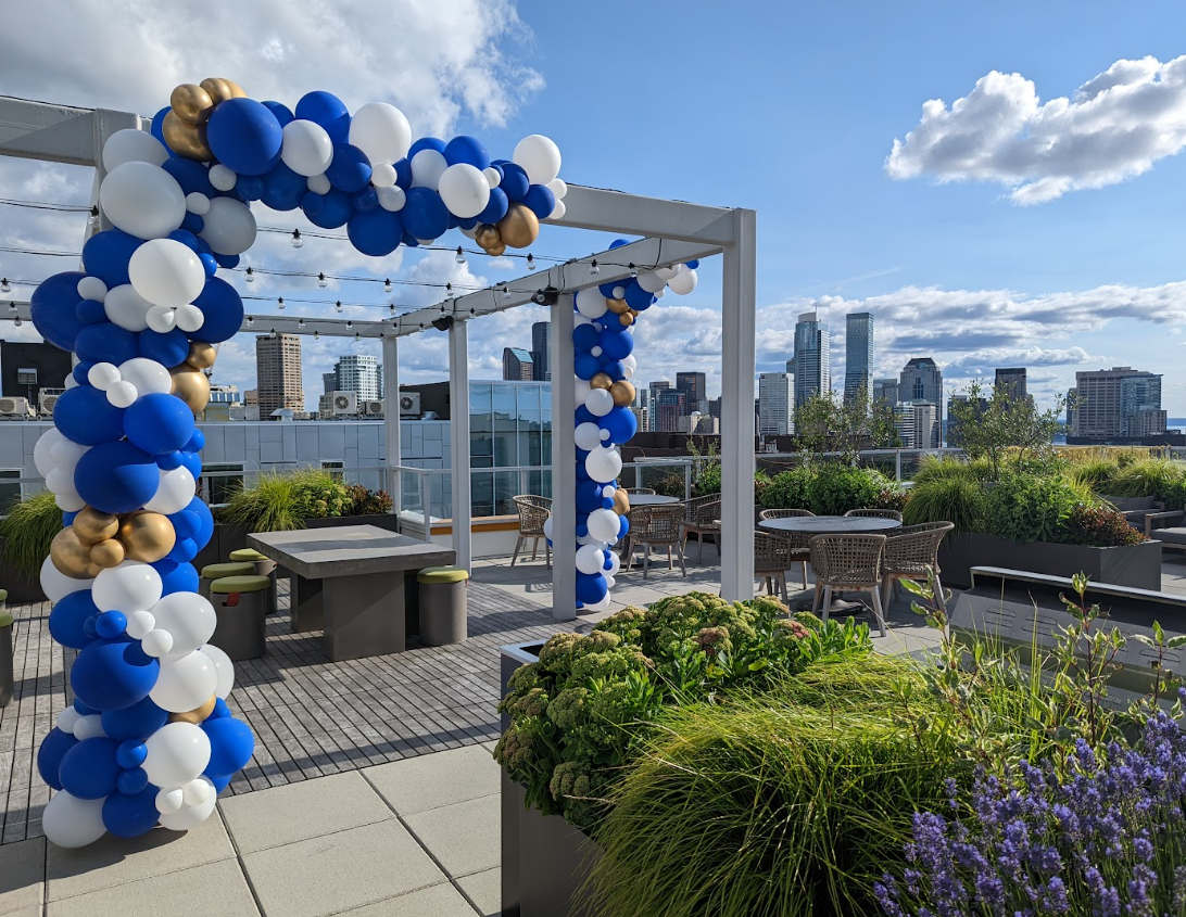 Starpoint Wall Squared with Taper Fill - M & M Balloon Co. of Seattle